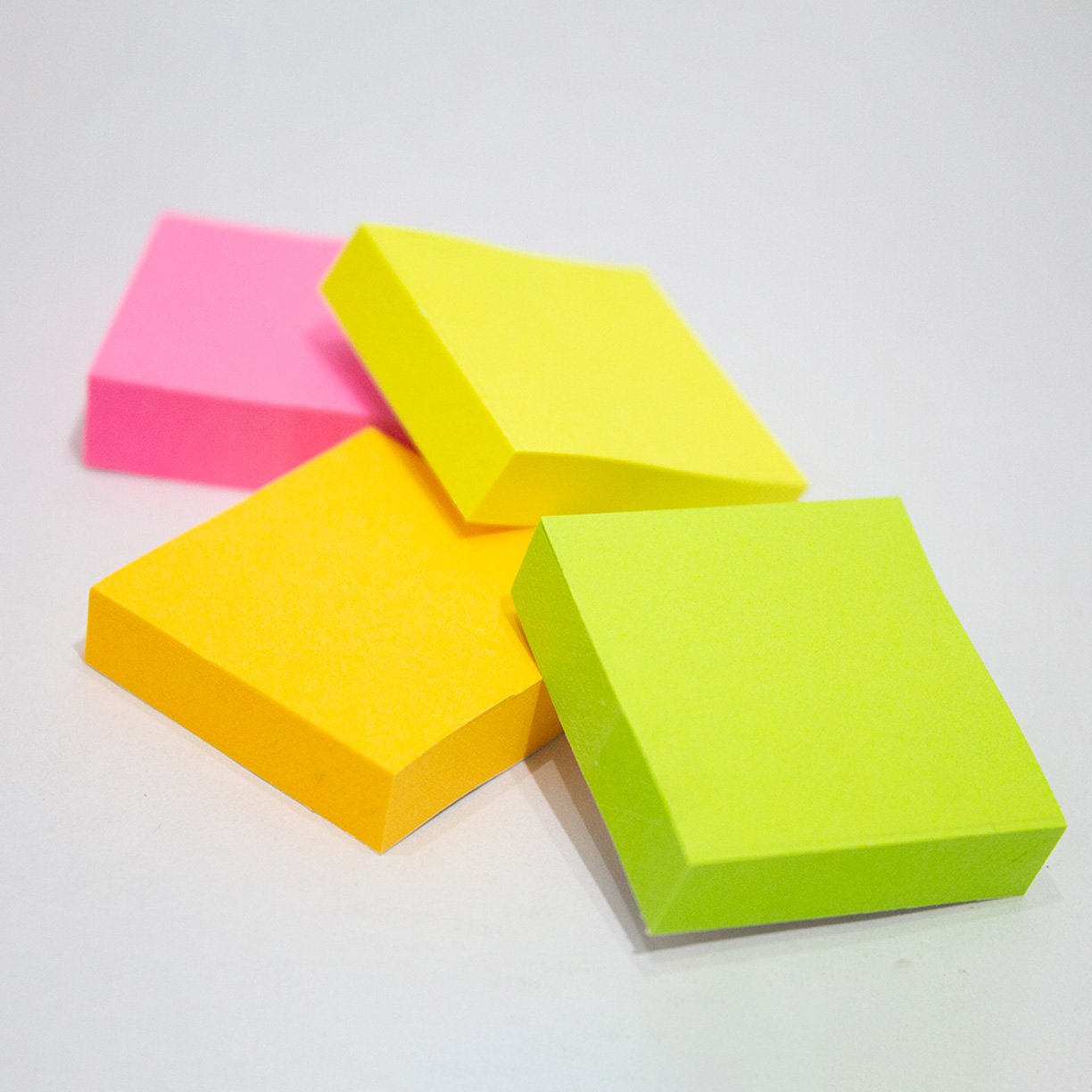 bloco de notas adesivas 4 cores 100 folhas 38mm x 38mm 2