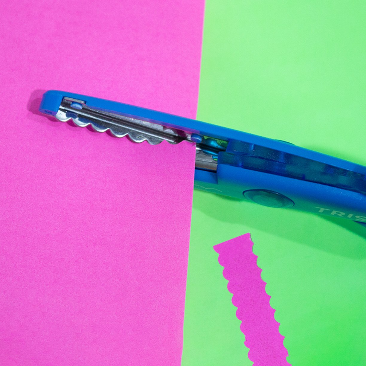 tesoura escolar multiuso cortes variados tris 5